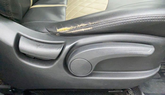 2017 Hyundai Creta SX PLUS AT 1.6 PETROL, Petrol, Automatic, 41,000 km, Driver Side Adjustment Panel