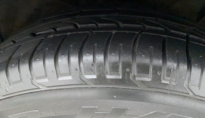 2017 Hyundai Creta SX PLUS AT 1.6 PETROL, Petrol, Automatic, 41,000 km, Right Front Tyre Tread