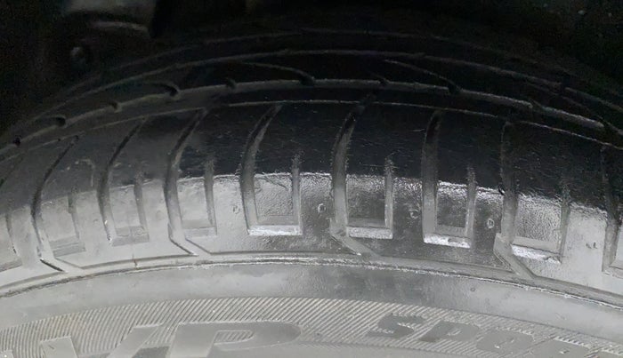2017 Hyundai Creta SX PLUS AT 1.6 PETROL, Petrol, Automatic, 41,000 km, Right Rear Tyre Tread