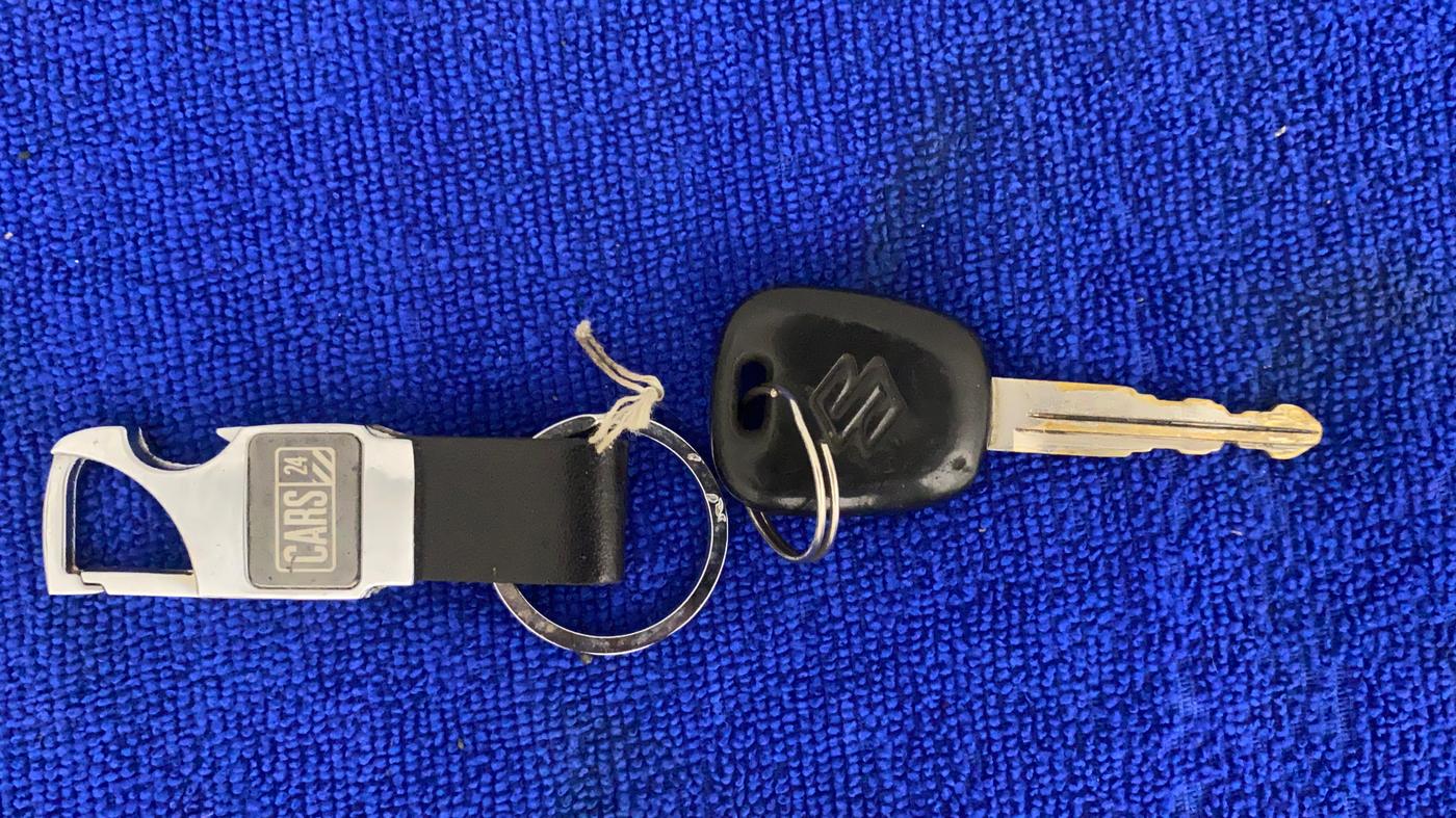 2017 Maruti Celerio VXI CNG, CNG, Manual, 74,159 km, Key Close Up