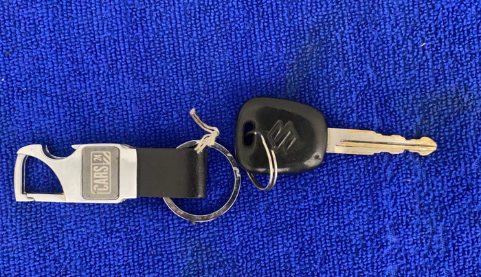 2017 Maruti Celerio VXI CNG, CNG, Manual, 74,159 km, Key Close Up