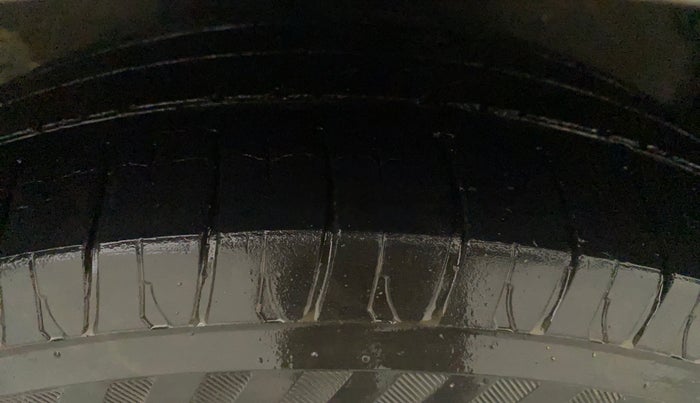 2017 Maruti Celerio VXI CNG, CNG, Manual, 74,159 km, Right Front Tyre Tread
