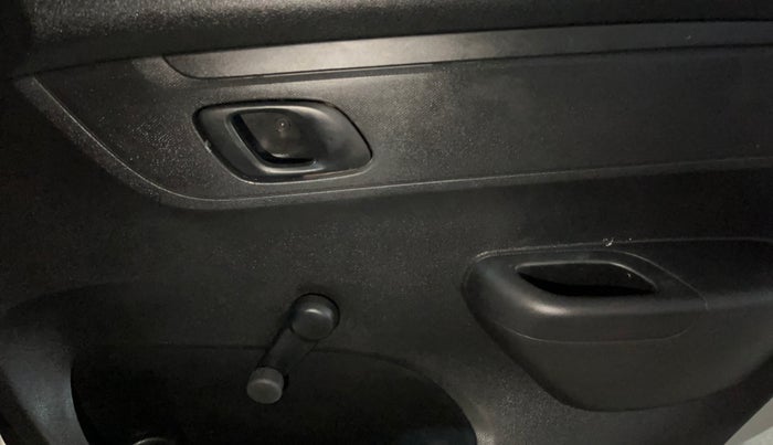 2017 Renault Kwid RXL, Petrol, Manual, 29,313 km, Driver Side Door Panels Control