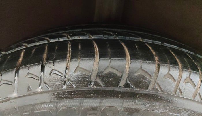 2018 Hyundai NEW SANTRO SPORTZ CNG, CNG, Manual, 77,563 km, Right Rear Tyre Tread