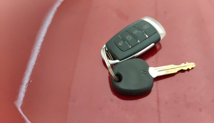 2018 Hyundai NEW SANTRO SPORTZ CNG, CNG, Manual, 77,563 km, Key Close Up