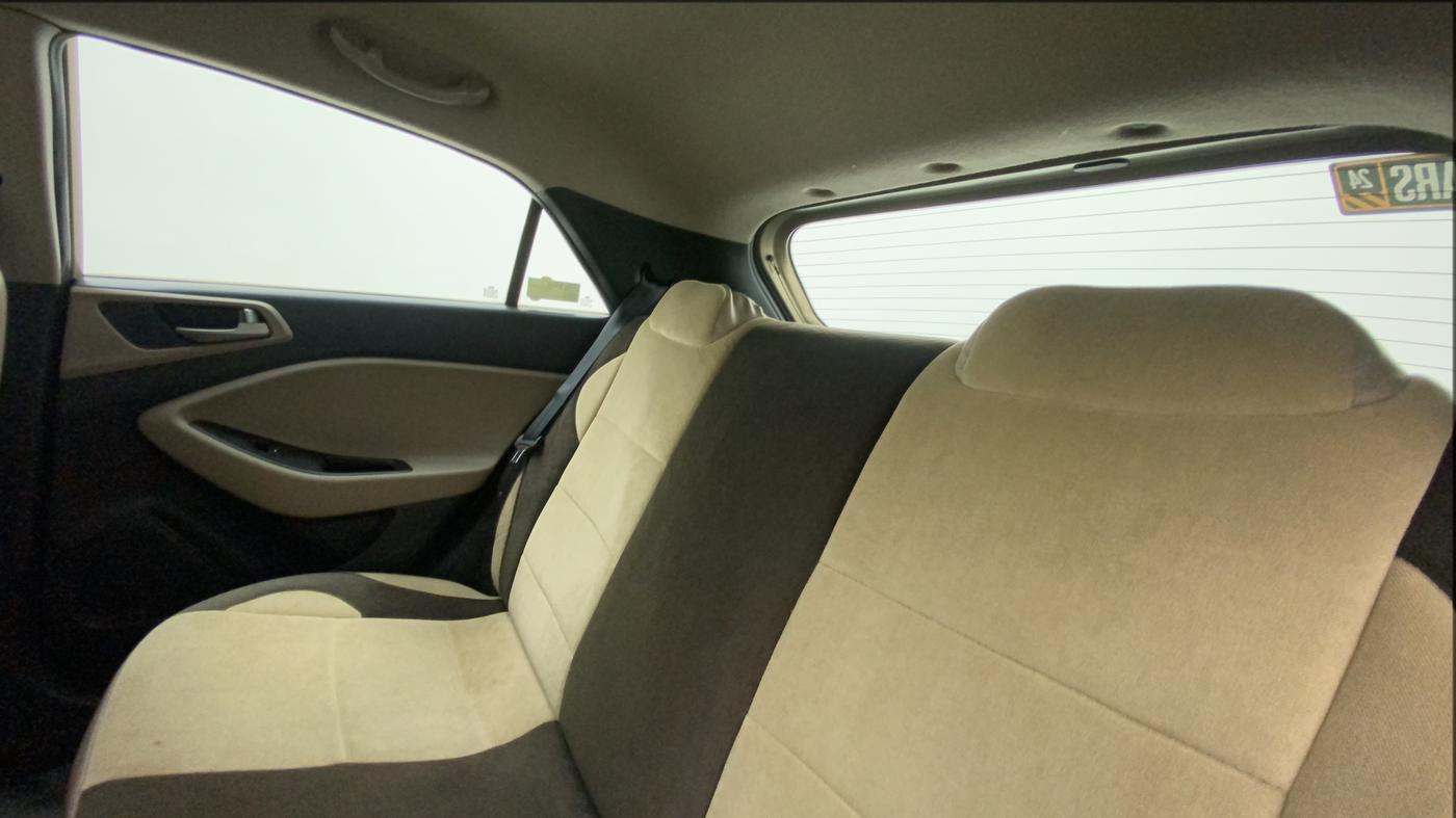 2015 Hyundai Elite i20 SPORTZ 1.2, Petrol, Manual, 23,994 km, Right Side Rear Door Cabin