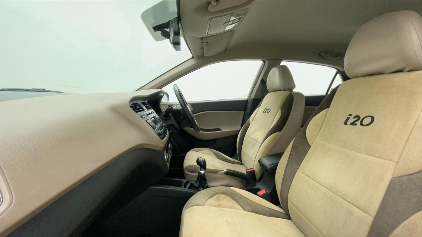 2015 Hyundai Elite i20 SPORTZ 1.2, Petrol, Manual, 23,994 km, Right Side Front Door Cabin
