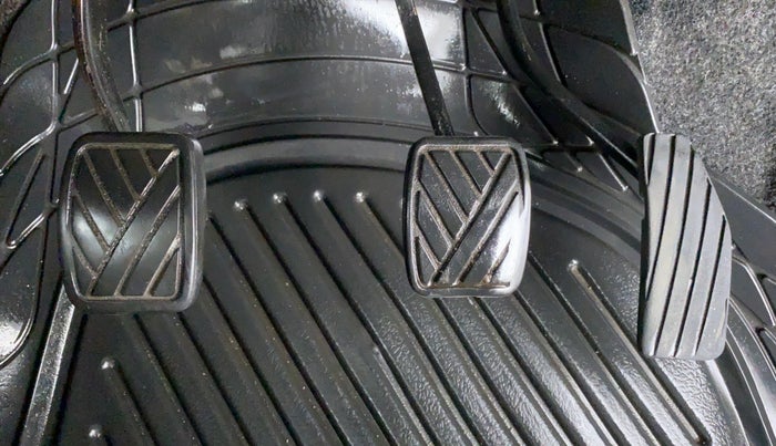 2013 Maruti Wagon R 1.0 VXI, Petrol, Manual, 87,376 km, Pedals