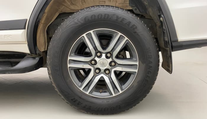 2016 Toyota Fortuner 2.8 4X2 AT, Diesel, Automatic, 1,28,617 km, Left Rear Wheel