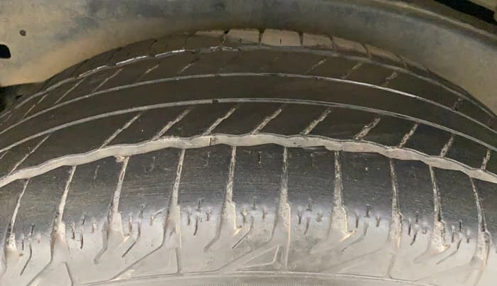 2016 Toyota Fortuner 2.8 4X2 AT, Diesel, Automatic, 1,28,617 km, Left Rear Tyre Tread