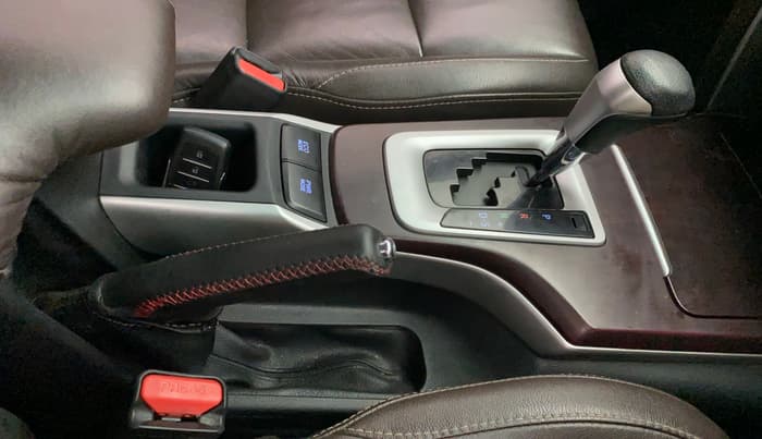 2016 Toyota Fortuner 2.8 4X2 AT, Diesel, Automatic, 1,28,617 km, Gear Lever