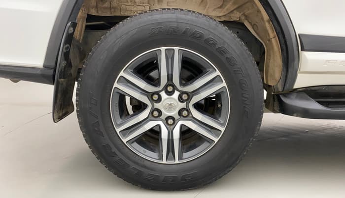 2016 Toyota Fortuner 2.8 4X2 AT, Diesel, Automatic, 1,28,617 km, Right Rear Wheel