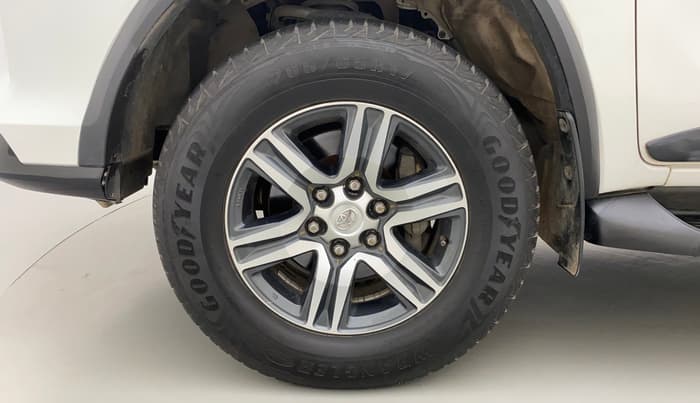 2016 Toyota Fortuner 2.8 4X2 AT, Diesel, Automatic, 1,28,617 km, Left Front Wheel