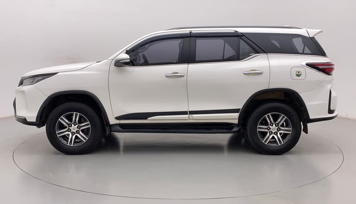2016 Toyota Fortuner 2.8 4X2 AT, Diesel, Automatic, 1,28,617 km, Left Side