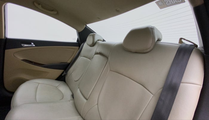 2013 Hyundai Verna FLUIDIC 1.6 VTVT SX, Petrol, Manual, 1,05,111 km, Right Side Rear Door Cabin