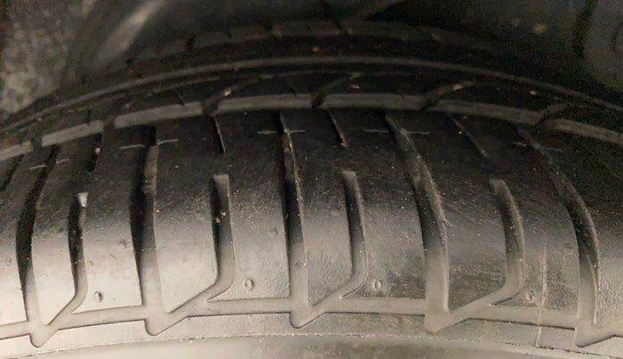 2013 Hyundai Verna FLUIDIC 1.6 VTVT SX, Petrol, Manual, 1,05,111 km, Left Rear Tyre Tread