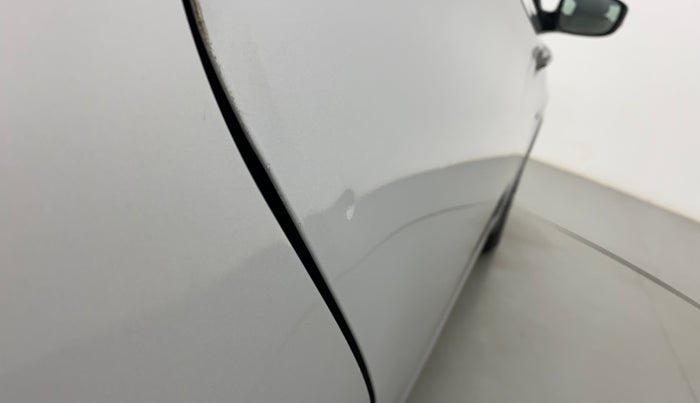 2013 Hyundai Verna FLUIDIC 1.6 VTVT SX, Petrol, Manual, 1,05,111 km, Right rear door - Slightly dented