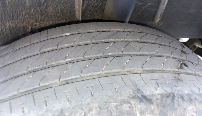 2020 Renault TRIBER RXT, Petrol, Manual, 17,598 km, Left Rear Tyre Tread
