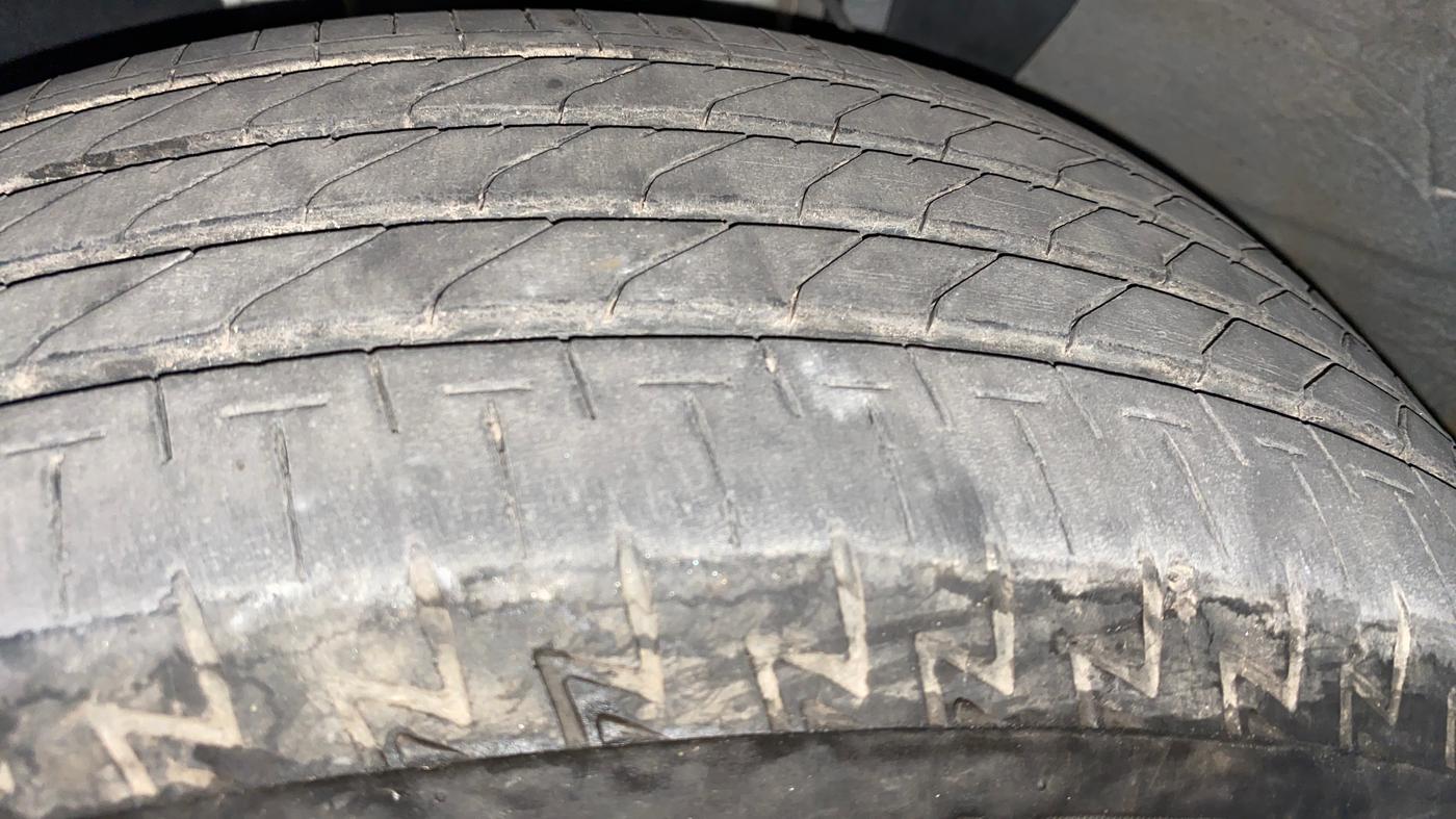 2020 Renault TRIBER RXT, Petrol, Manual, 17,598 km, Left Front Tyre Tread