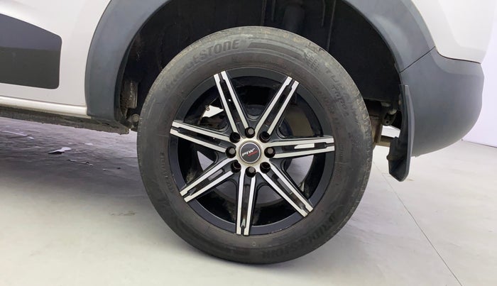 2020 Renault TRIBER RXT, Petrol, Manual, 17,598 km, Left Rear Wheel