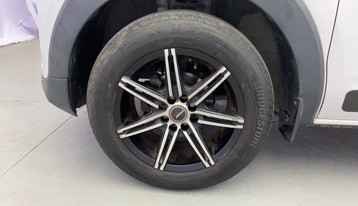 2020 Renault TRIBER RXT, Petrol, Manual, 17,598 km, Left Front Wheel