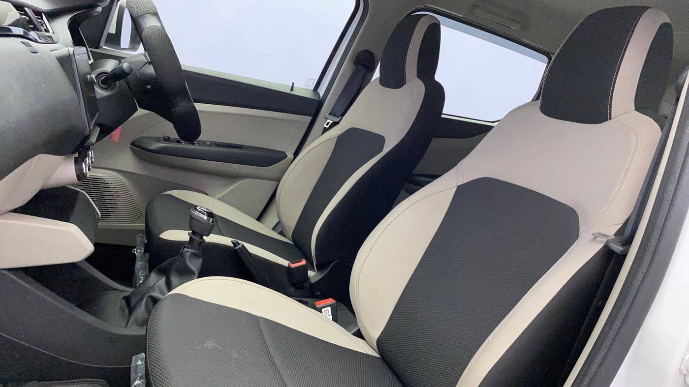2020 Renault TRIBER RXT, Petrol, Manual, 17,598 km, Right Side Front Door Cabin