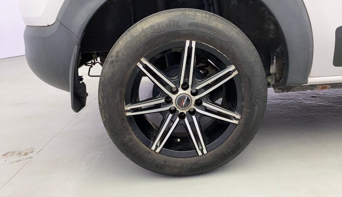 2020 Renault TRIBER RXT, Petrol, Manual, 17,598 km, Right Rear Wheel