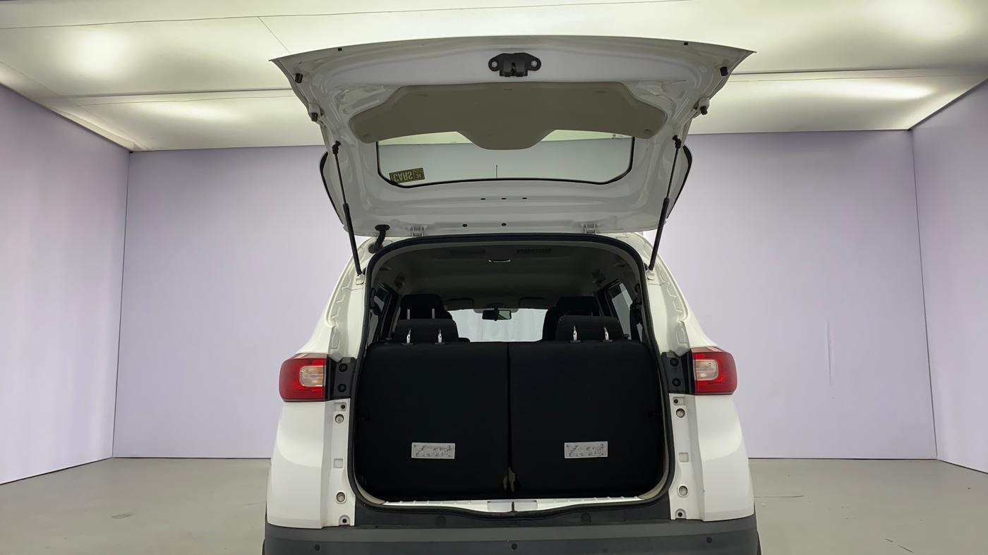 2020 Renault TRIBER RXT, Petrol, Manual, 17,598 km, Boot Door Open