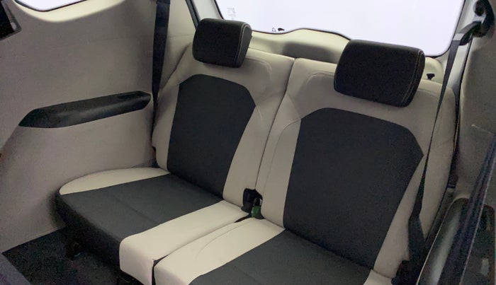2020 Renault TRIBER RXT, Petrol, Manual, 17,598 km, Third Seat Row ( optional )