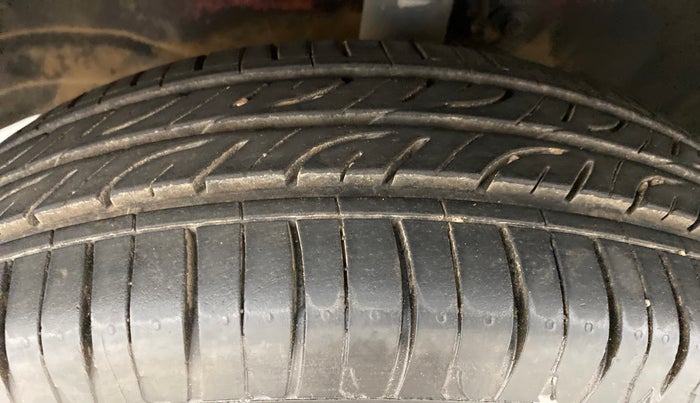 2013 Maruti Wagon R 1.0 VXI, Petrol, Manual, 31,344 km, Left Front Tyre Tread