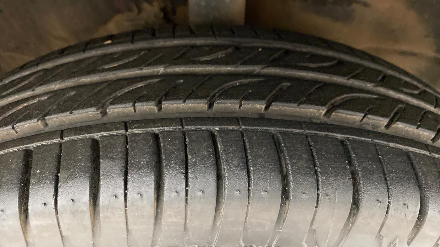 2013 Maruti Wagon R 1.0 VXI, Petrol, Manual, 31,344 km, Right Front Tyre Tread