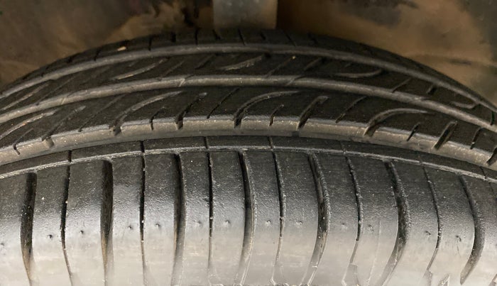 2013 Maruti Wagon R 1.0 VXI, Petrol, Manual, 31,344 km, Right Front Tyre Tread