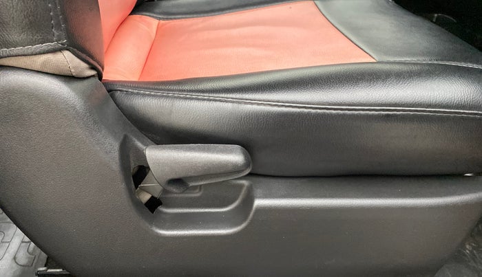 2013 Maruti Wagon R 1.0 VXI, Petrol, Manual, 31,344 km, Driver Side Adjustment Panel