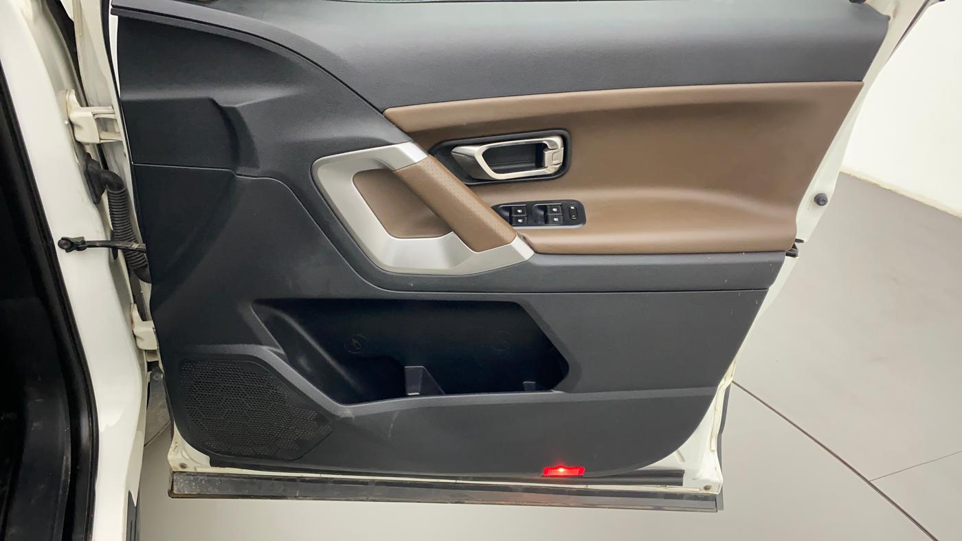 2019 Tata Harrier XZ 2.0L, Diesel, Manual, 72,077 km, Driver Side Door Panels Control