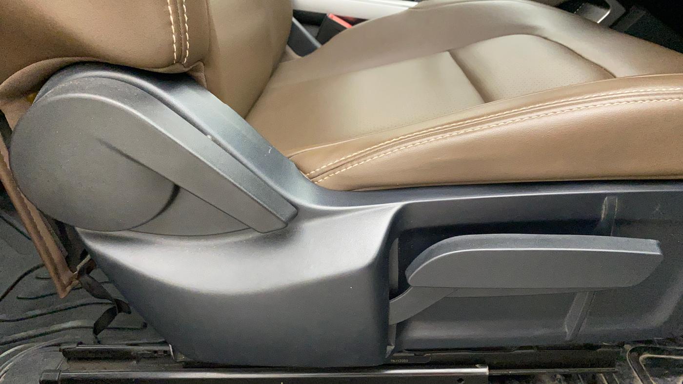 2019 Tata Harrier XZ 2.0L, Diesel, Manual, 72,077 km, Driver Side Adjustment Panel