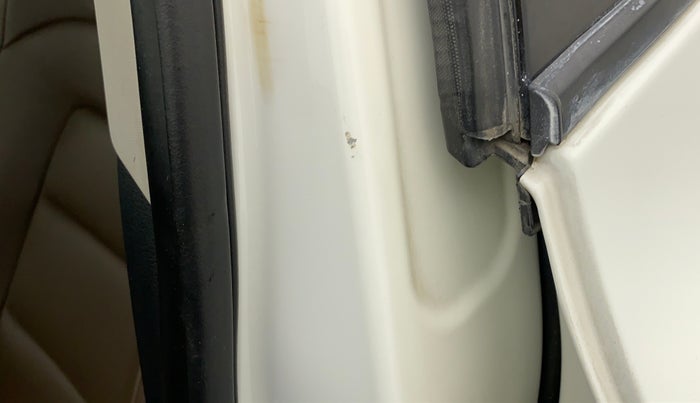 2019 Tata Harrier XZ 2.0L, Diesel, Manual, 72,077 km, Left B pillar - Minor scratches