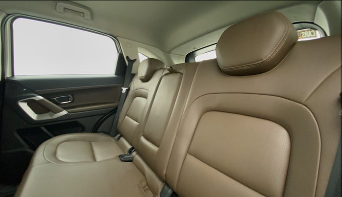 2019 Tata Harrier XZ 2.0L, Diesel, Manual, 72,077 km, Right Side Rear Door Cabin