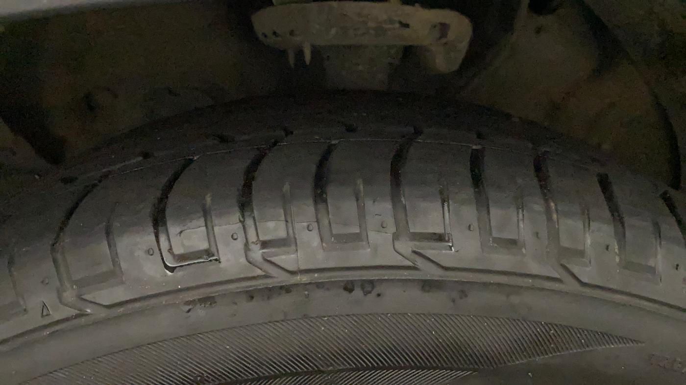 2023 KIA SELTOS  GTX PLUS 1.5 DIESEL AT, Diesel, Automatic, 1,19,220 km, Left Front Tyre Tread