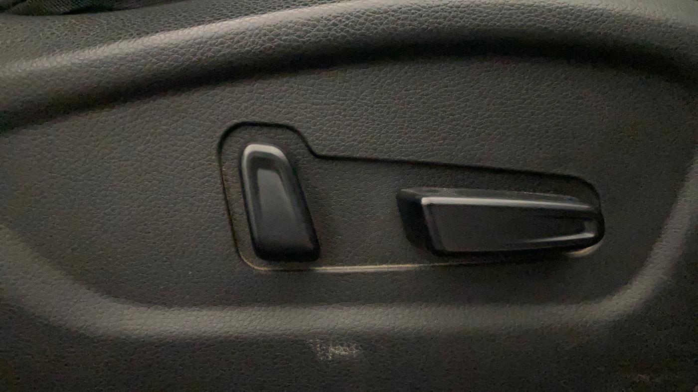 2023 KIA SELTOS  GTX PLUS 1.5 DIESEL AT, Diesel, Automatic, 1,19,220 km, Driver Side Adjustment Panel