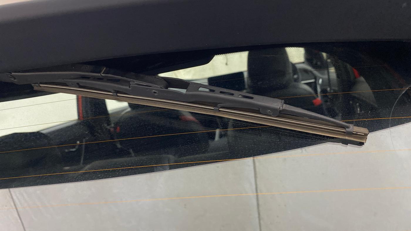 2024 Tata NEXON FEARLESS SUNROOF DUAL TONE 1.2 PETROL, Petrol, Manual, 5,972 km, Rear Wiper
