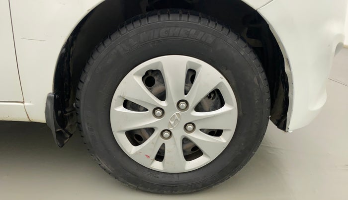 2013 Hyundai Grand i10 SPORTZ AT 1.2 KAPPA VTVT, Petrol, Automatic, 64,708 km, Right Front Wheel