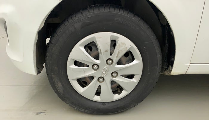 2013 Hyundai Grand i10 SPORTZ AT 1.2 KAPPA VTVT, Petrol, Automatic, 64,708 km, Left Front Wheel
