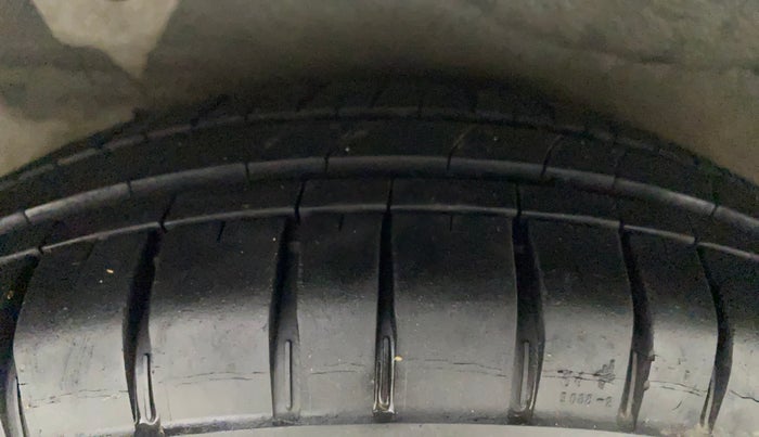 2013 Hyundai Grand i10 SPORTZ AT 1.2 KAPPA VTVT, Petrol, Automatic, 64,708 km, Right Rear Tyre Tread