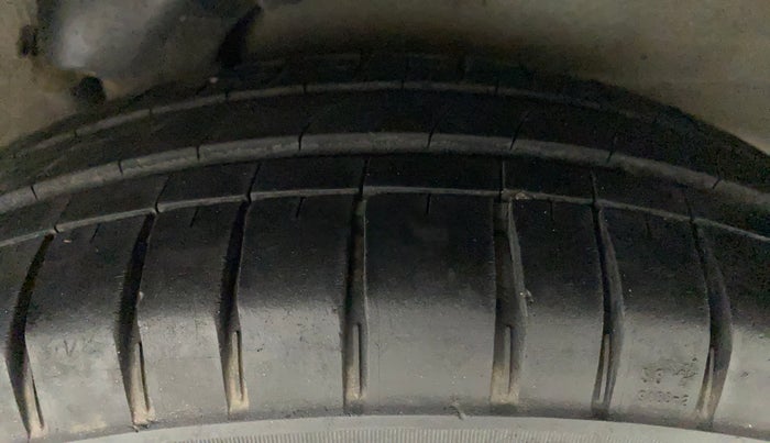 2013 Hyundai Grand i10 SPORTZ AT 1.2 KAPPA VTVT, Petrol, Automatic, 64,708 km, Left Rear Tyre Tread