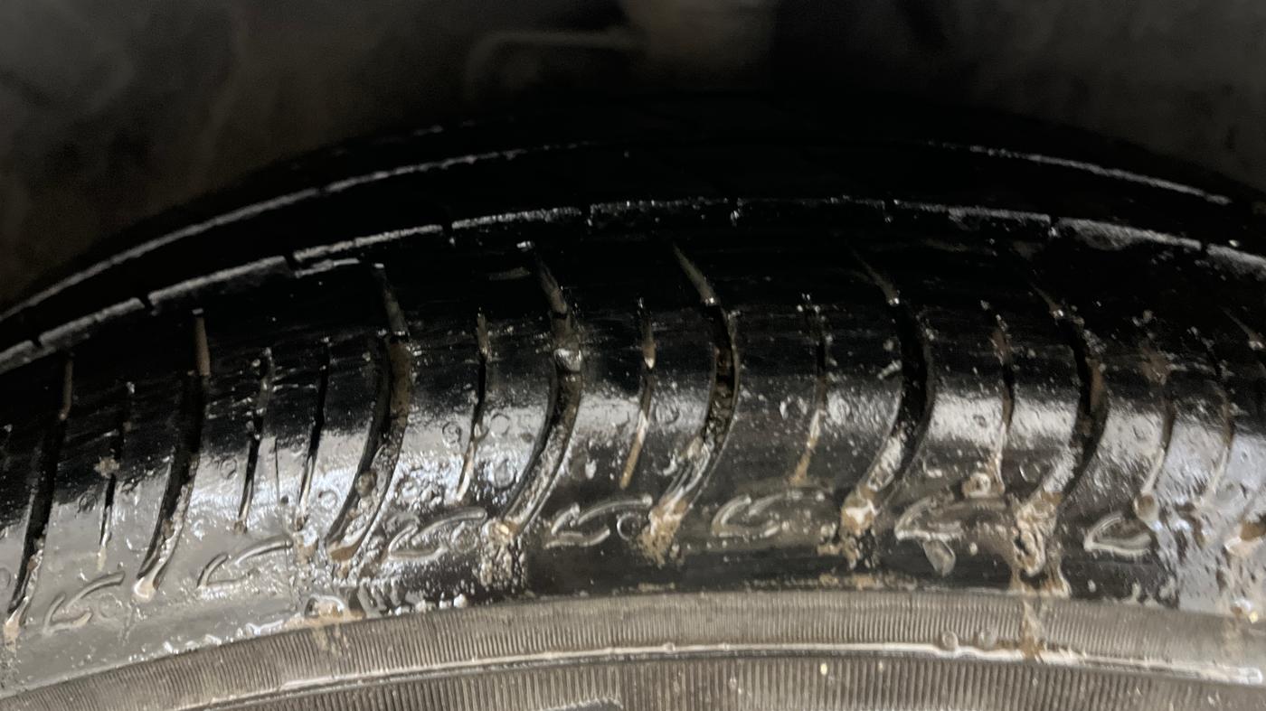2014 Maruti Celerio VXI AMT, Petrol, Automatic, 42,858 km, Right Front Tyre Tread