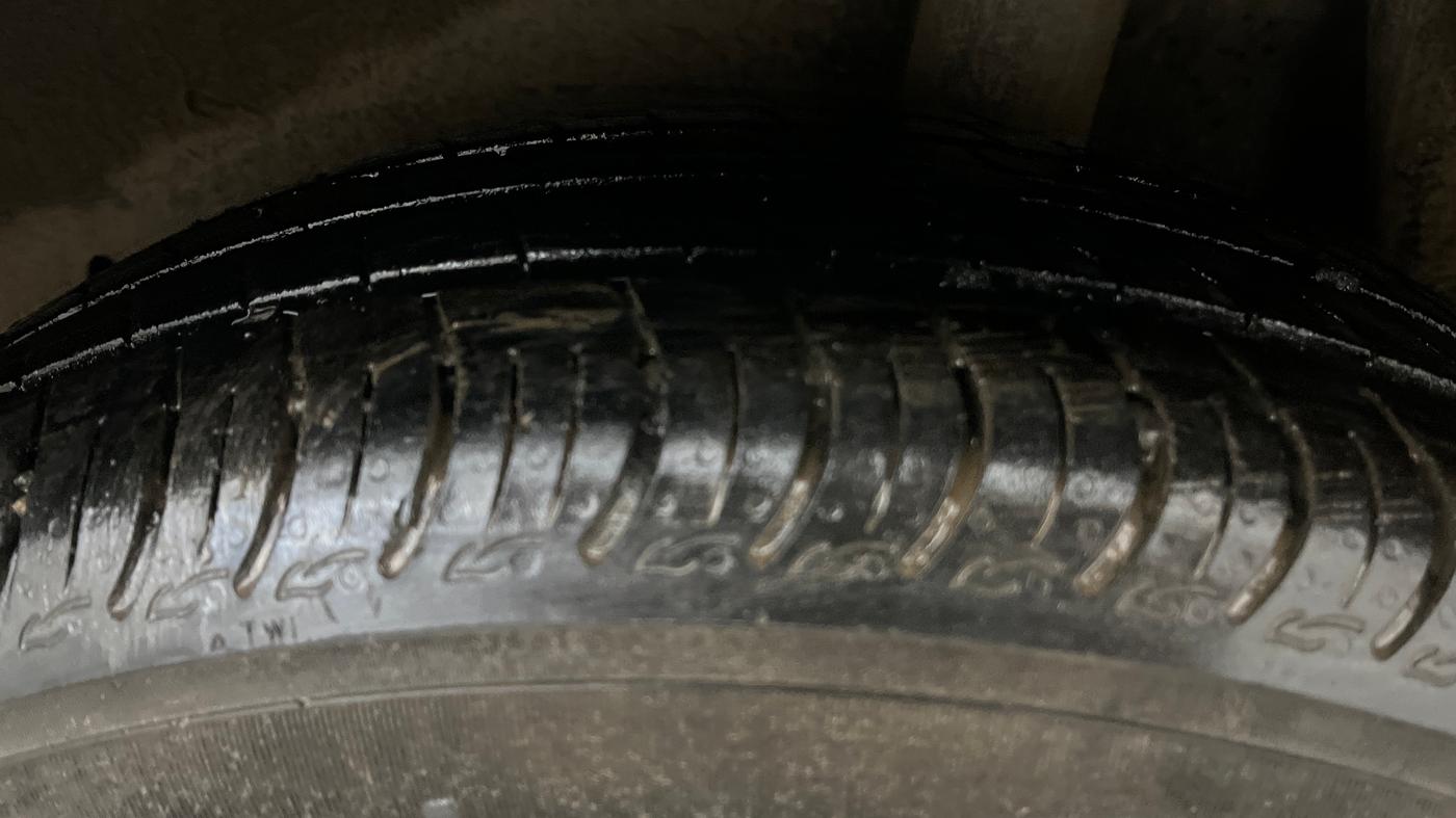 2014 Maruti Celerio VXI AMT, Petrol, Automatic, 42,858 km, Left Rear Tyre Tread