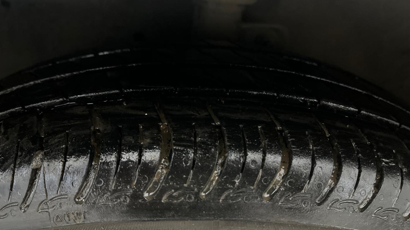 2014 Maruti Celerio VXI AMT, Petrol, Automatic, 42,858 km, Left Front Tyre Tread