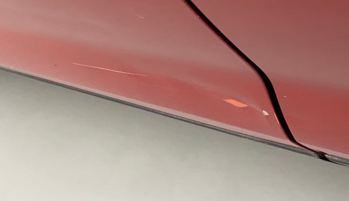 2016 Maruti Vitara Brezza ZDI, Diesel, Manual, 77,411 km, Front passenger door - Slightly dented