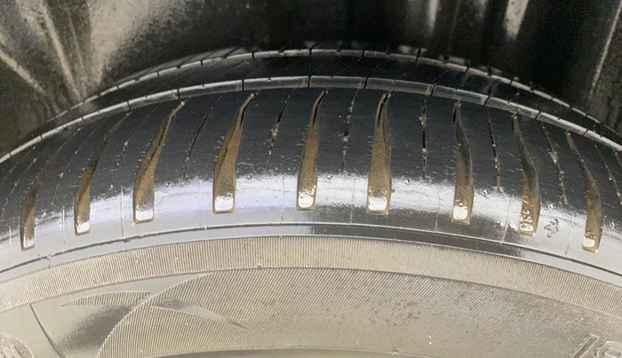 2018 Skoda Rapid AMBITION 1.6 MPI AT, Petrol, Automatic, 56,449 km, Left Rear Tyre Tread