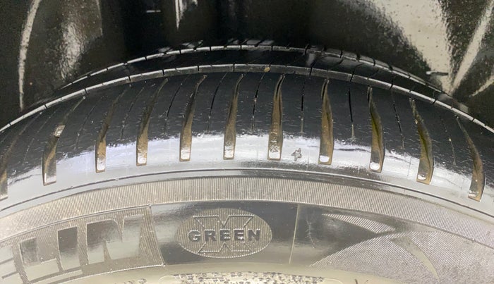 2018 Skoda Rapid AMBITION 1.6 MPI AT, Petrol, Automatic, 56,449 km, Right Rear Tyre Tread